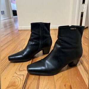 Geox Respira black leather short boots